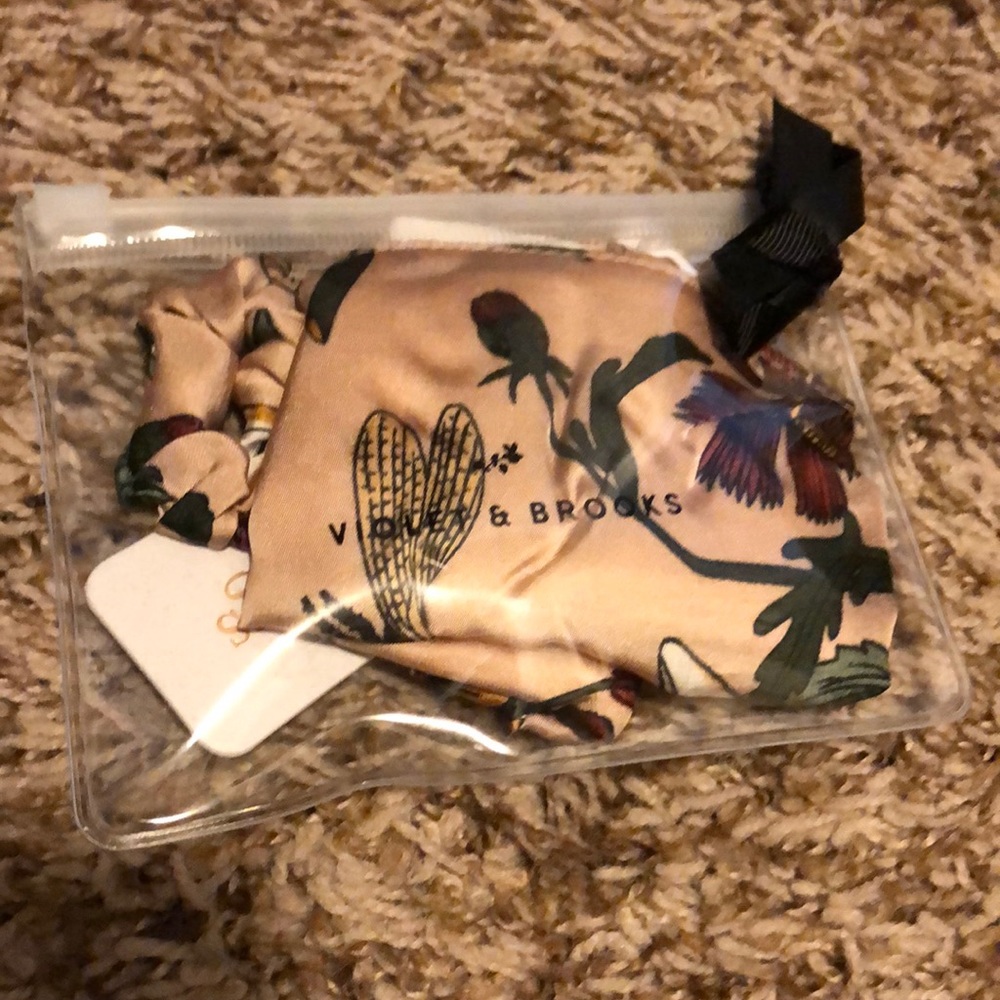 COPY - New Violet & Brooks Satin Floral Print Face Mask